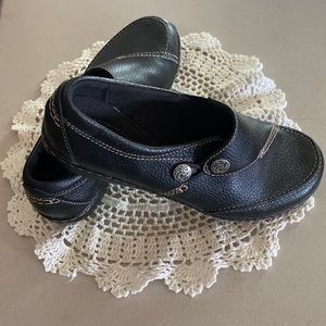 - Clarks Women’s Ashland Lane Slip-On Shoe